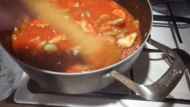 Обалденная вкуснятина на зиму. Закуска из огурцов с томатом и чесноком! смотреть онлайн