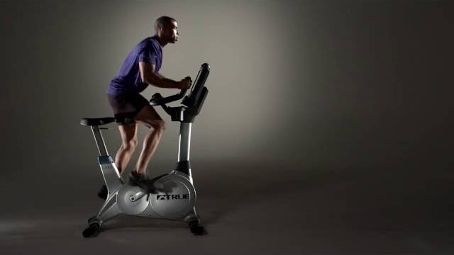 TRUE FITNESS CS900U Upright Bike смотреть онлайн
