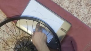 Как выровнять ударенный велосипедный обод