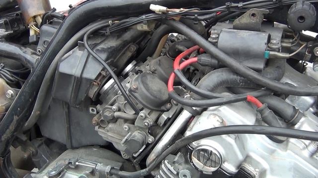 CB400 - Removing carburetors (whole process) смотреть онлайн