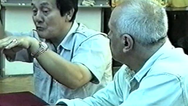 ХОАНГ ВИНЬ ЗАНГ В ГОСТЯХ КЛУБА ЮН ЧУН смотреть онлайн