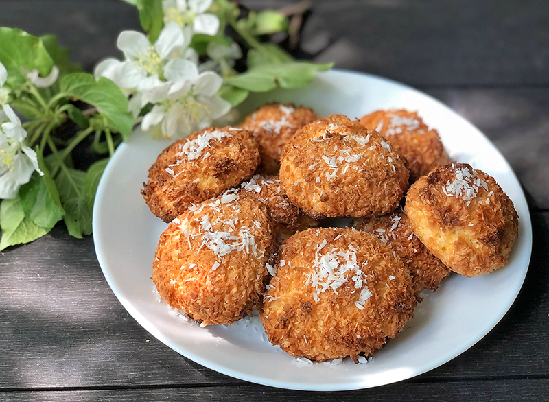 Печенье всего из 3-х продуктов (мука не нужна) – по вкусу очень нежное и похоже на конфеты РАФАЭЛЛО. смотреть онлайн