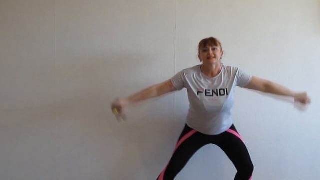 Тренировка дома: МОИ лайфхаки вместо гантелей! смотреть онлайн