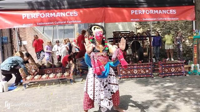 Tari Topeng ( Mask Dance) from Java Indonesia смотреть онлайн