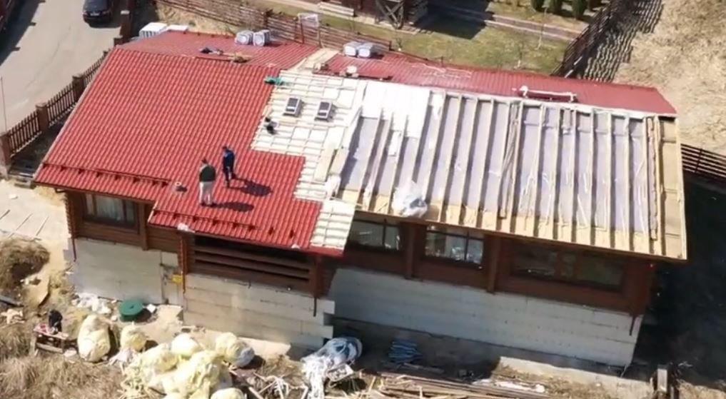 Ремонт кровли из металлочерепицы