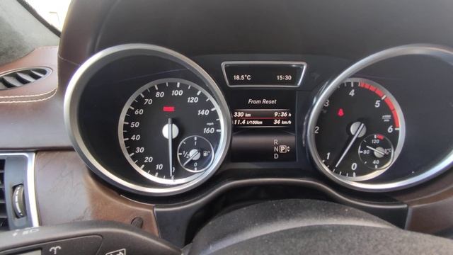 Mercedes Benz.  ML 350 BlueTec Turbo Diesel. 03/2014.