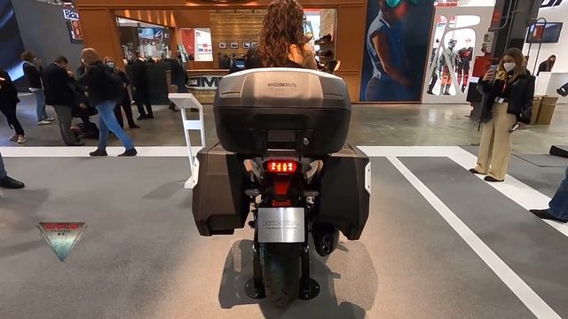 2022 Honda NT 1100 DCT Travel Edition Walkaroun EICMA 2021 смотреть онлайн