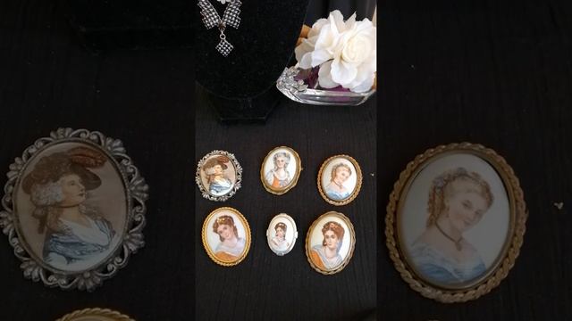 Винтажные украшения: Прекрасные дамы на фарфоре смотреть онлайн