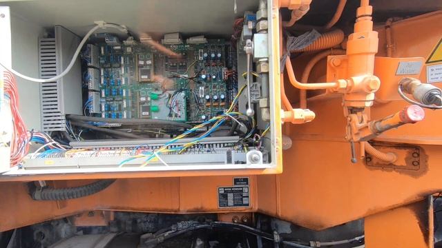 Автовышка Ruthman T420. Сложный ремонт электроники. Вариант использования женского лака для ногтей. смотреть онлайн