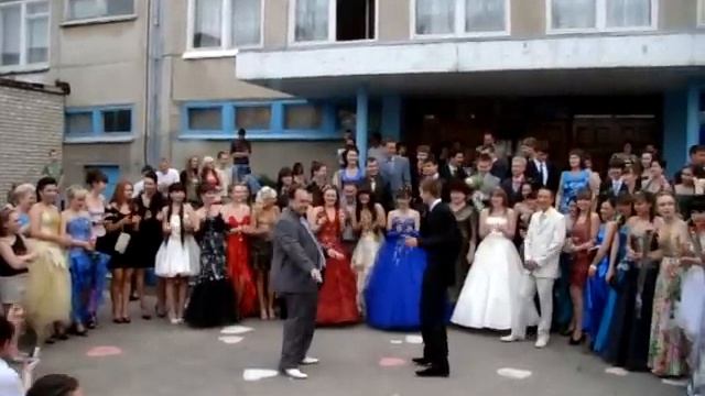 В.Струк на выпускном в СШ№54 2010год смотреть онлайн