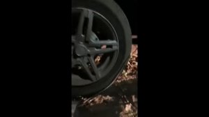 Что делать, если разбортировалось бескамерное колесо, а дамкрата нет.