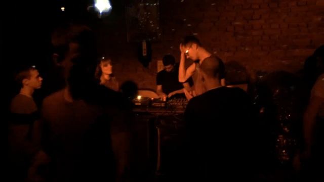 Дмитрий Бирюков @ Мансарда «Сто Ручьёв». Галерея Zвуков - 3 года. Воронеж (22.11.2014) смотреть онлайн