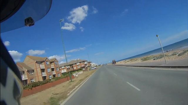 1984 HONDA CUB C90 VISITS THE BEACH FOR ICE CREAM смотреть онлайн