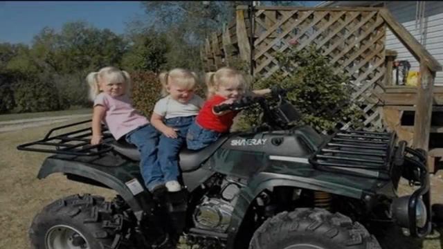 Тройняшки, которые оказались не нужны родителям, что с ними сейчас, когда им по 14? смотреть онлайн