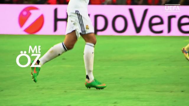 UEFA.com users' Team Of The Year 2012 смотреть онлайн