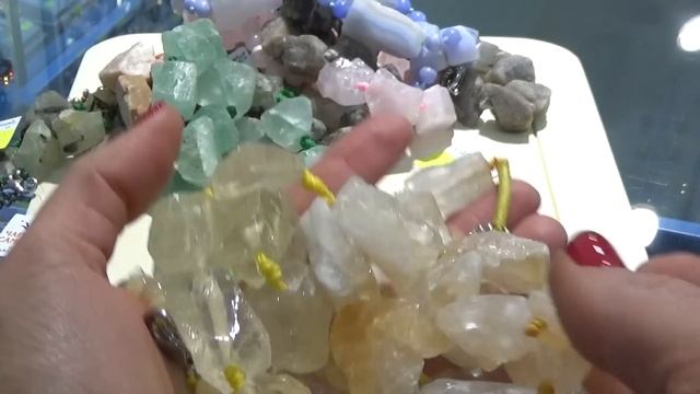 Кварц Бусы Сахар Необработанные минералы смотреть онлайн