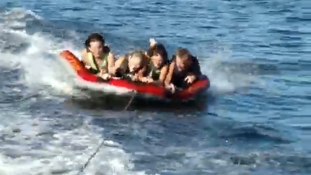 Crystal RIver Tube riding stingray .MPG смотреть онлайн