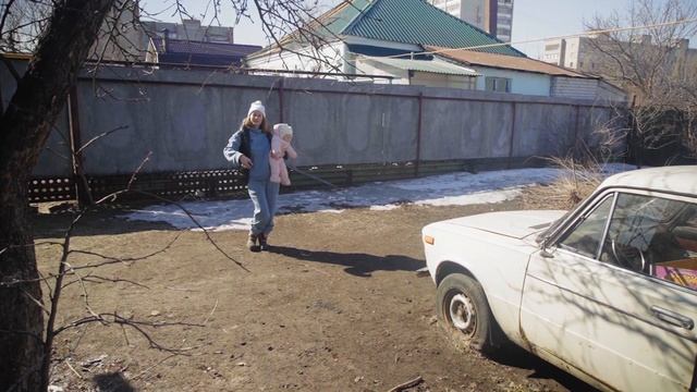 ВЛОГ О РЕМОНТЕ СТАРОГО ДОМА: ПРИДОМОВАЯ ТЕРРИТОРИЯ, плодовые деревья и барбекю зона смотреть онлайн