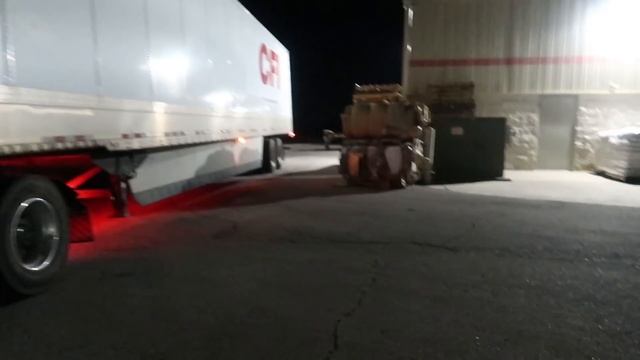 If you're unsure when backing a semi truck... GET OUT AND LOOK! смотреть онлайн