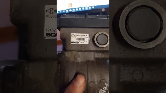 73. Кран управления тормозами прицепа 1879274 Скания смотреть онлайн