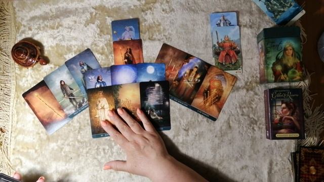 ЧЕТЫРЕ КОРОЛЯ. ДУМАЛ ЛИ ОН ОБО МНЕ СЕГОДНЯ? гадание на картах ТАРО онлайн. смотреть онлайн