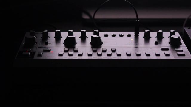 Behringer TD-3 & Digitakt Techno & Acid Jam with Classic Drum Machine sounds смотреть онлайн