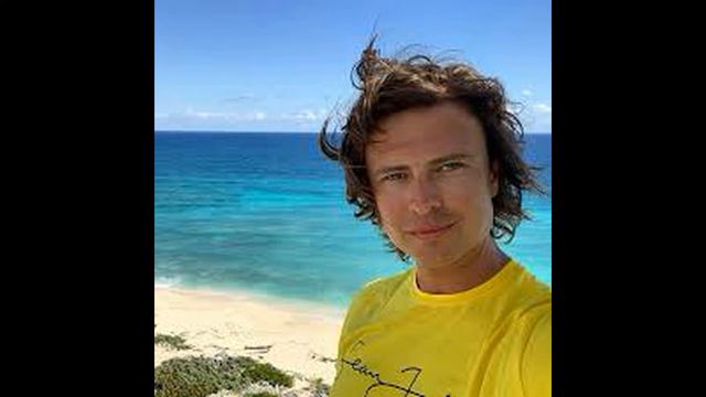 Шаляпин развлекается в США с красавицами а Цымбалюк-Романовская утверждает,что она одна не скучает