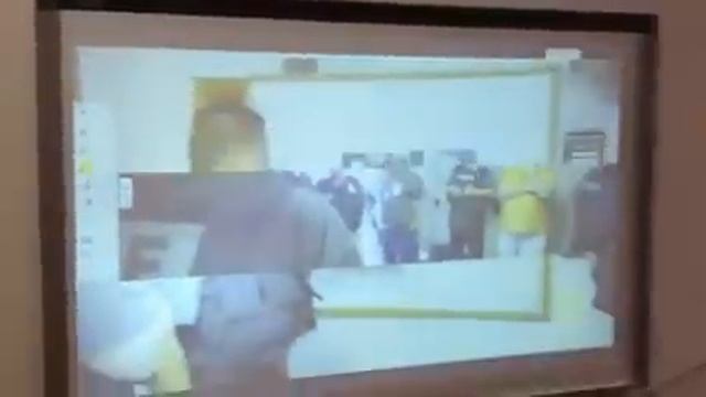 NEC NP-P350W Playing Video