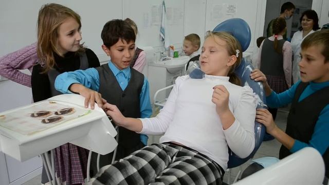 Ученики Чкаловской общеобразовательной школы №4 на приеме у стоматолога! 14 смотреть онлайн