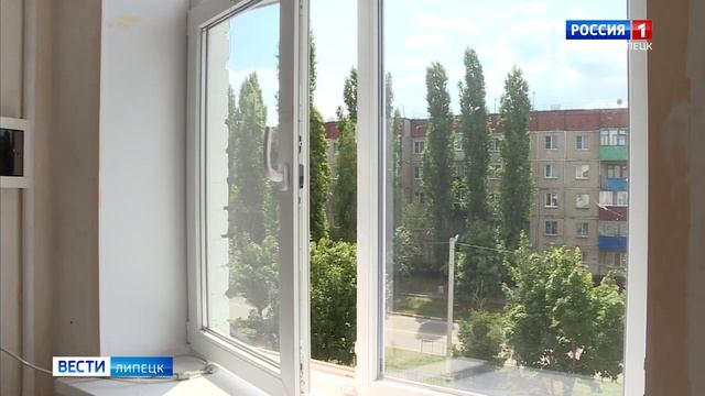 В школе Чаплыгина к учебному году меняют двери и окна смотреть онлайн