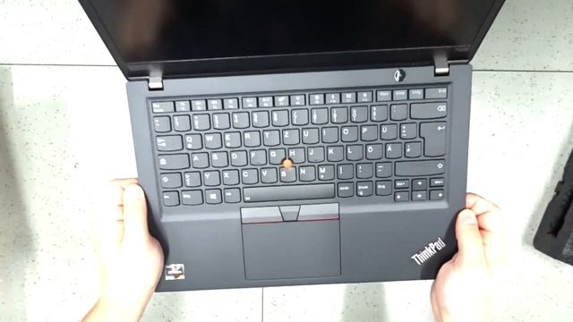 Lenovo ThinkPad T495s Unboxing смотреть онлайн