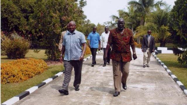 Amiir Deng song video by mr dau makuach.wmv смотреть онлайн