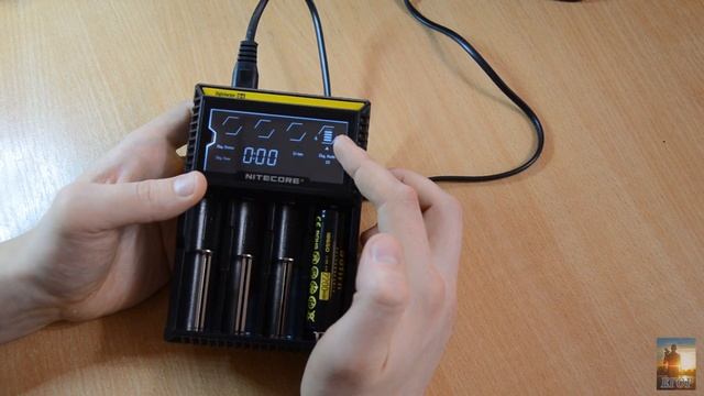 Универсальное зарядное устройство Nitecore D4 с Aliexpress смотреть онлайн