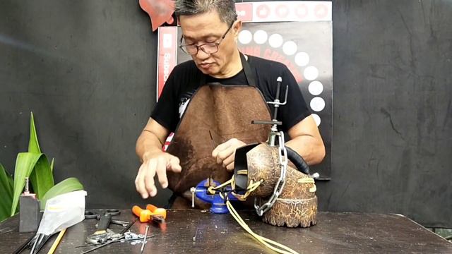 Homemade Slingshot slingbow bowfishing hunting catapult bow two in one use|hide the sling|Old weapo смотреть онлайн