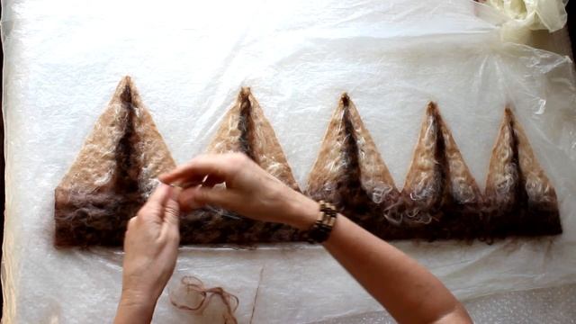 Мокрое валяние. Резинка для волос "Морская звезда"/ Felted elastic for hair смотреть онлайн