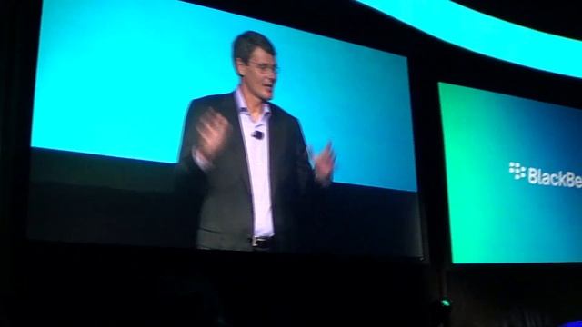 Thorsten Heins Shows BlackBerry 10 Dev Alpha Device - N4BB.COM смотреть онлайн