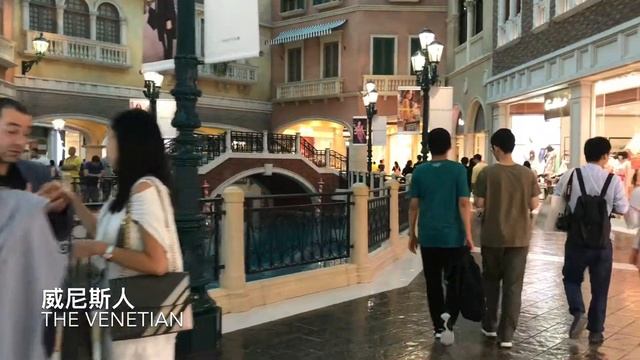 Walking around Galaxy and The Venetian, Macau 【HD】 смотреть онлайн