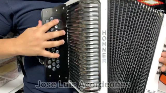Acordeones Hohner C-ll tono de Fa en venta смотреть онлайн
