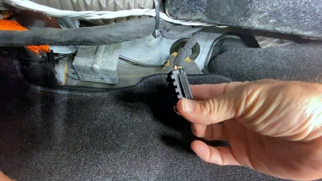 I HATE My Porsche 911 Rear Spoiler! (How To Easily Disable The Porsche 911 993 Rear Spoiler) смотреть онлайн