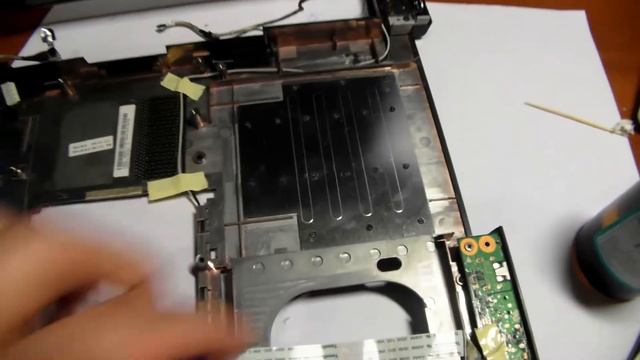 Разбираем ноутбук ASUS U41JF.