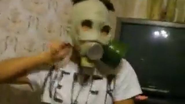Прикол с противогазом смотреть онлайн
