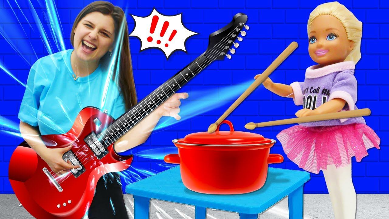 Челси сломала ГИТАРУ! Музыкальное видео с куклой Челси и Машей Той Клаб. Ищем НОВУЮ гитару смотреть онлайн