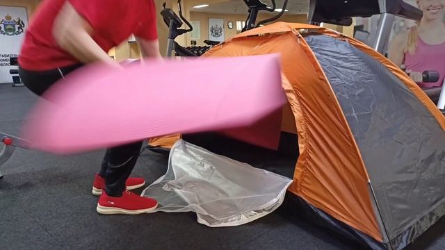 Одноместная палатка Самая дешёвая  и лёгкая одноместная палатка.