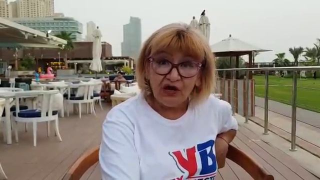 В Дубае на пляже перед Риксос премиум отелем смотреть онлайн