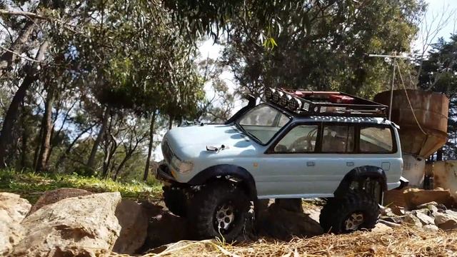 Lowering CoG with weighted wheels on a scale RC crawler смотреть онлайн