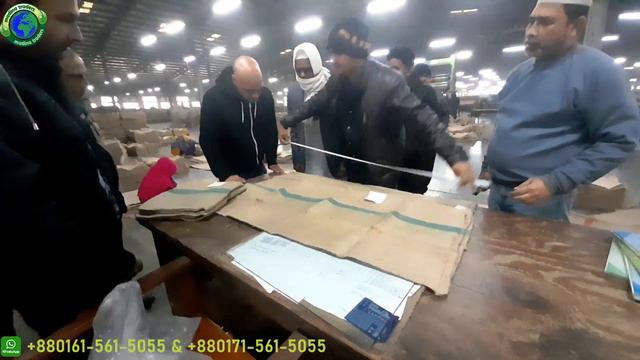 Jute Twill Sack quality checking by foreign buyer inside factory of Bangladesh #JuteRedStripeSack смотреть онлайн