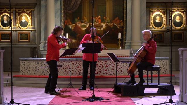 Mozart Divertimento KV 563 Allegro смотреть онлайн