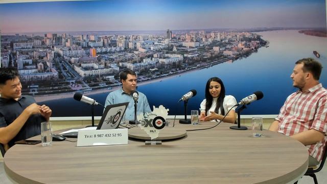 Молодёжный акцент // Каково быть учёным? / Айкуш Назарян, Сергей Востриков, Евгений Александров смотреть онлайн
