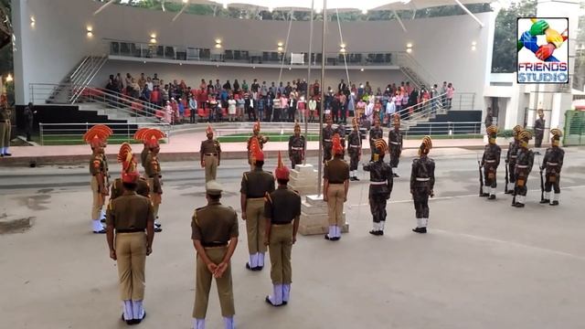 Petrapole border parade between INDIA & BANGLADESH BSF & BDR смотреть онлайн