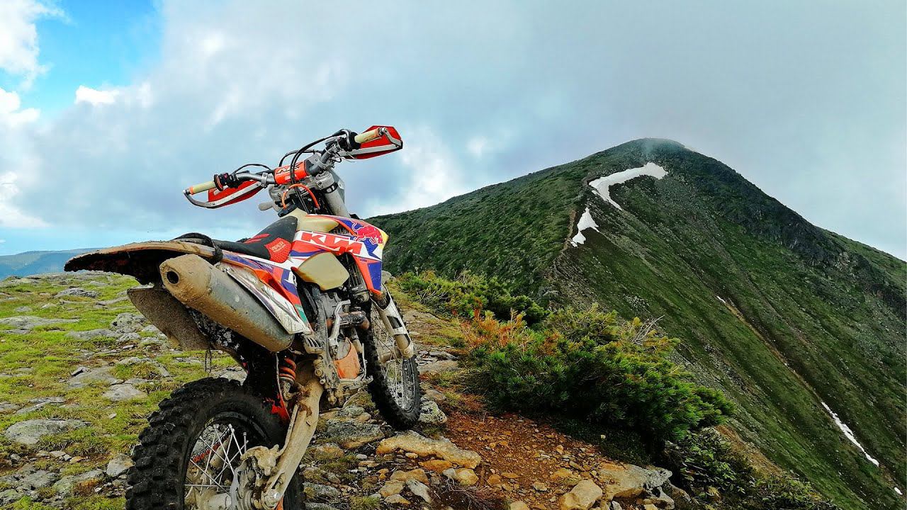 Эндуро покатушка на пик Черского. Эндуро в горах смотреть онлайн